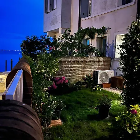 Venezia,Giudecca Appartamento Con Giardino Privato-3